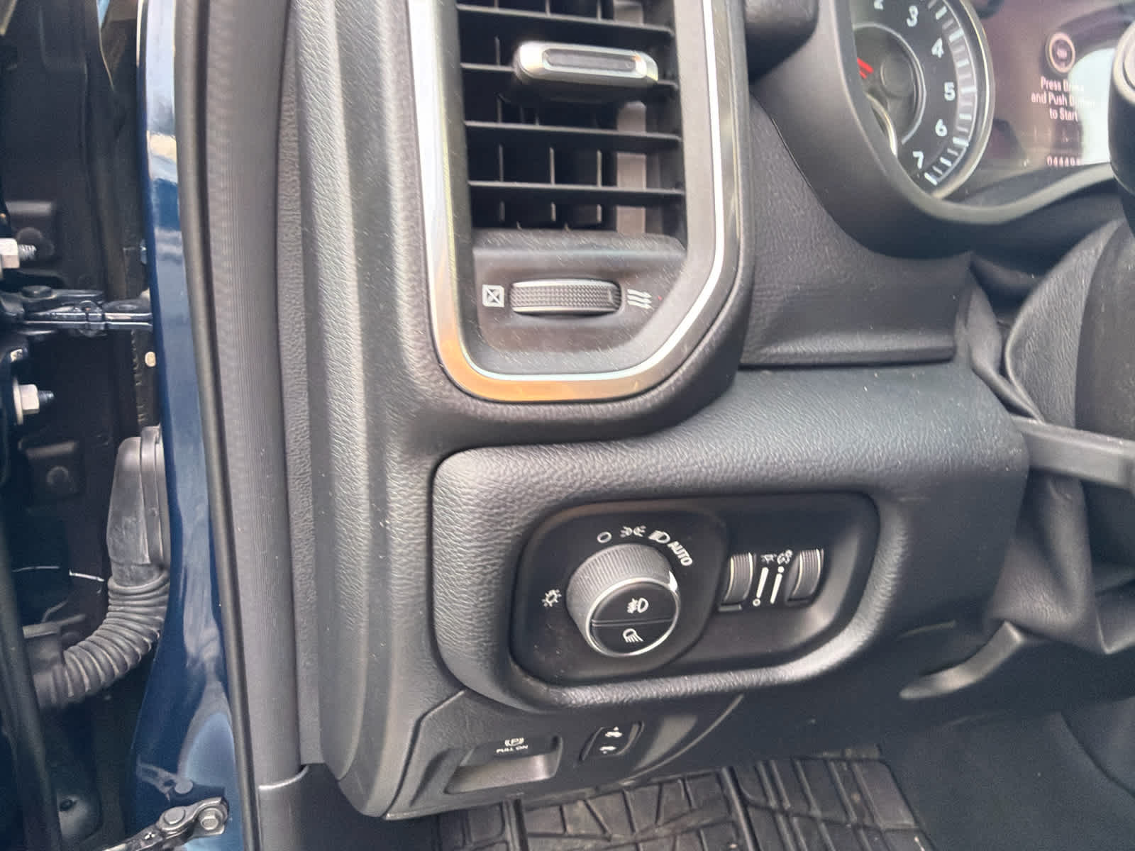 2021 RAM 1500 Laramie Crew Cab 4x4 5'7" Box