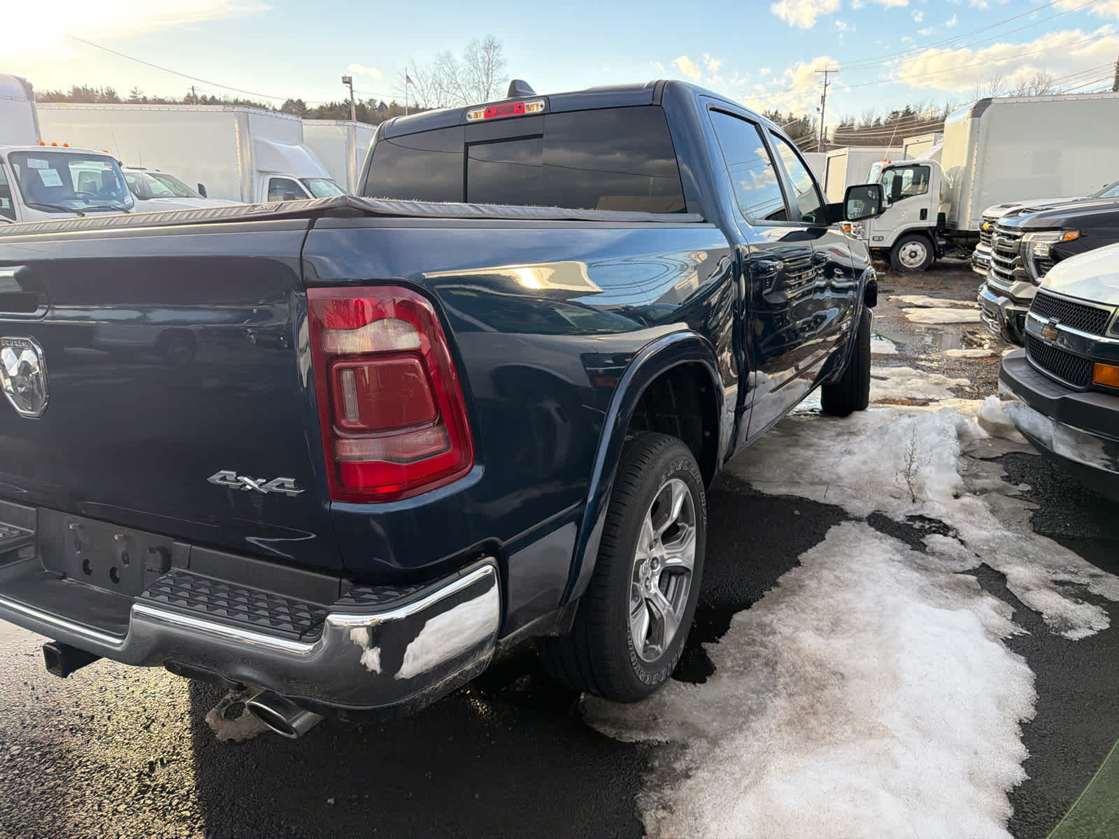 2021 RAM 1500 Laramie Crew Cab 4x4 5'7" Box