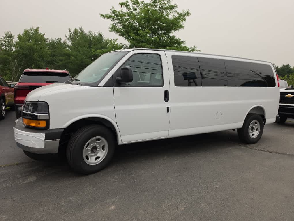 2026 Chevrolet Express Passenger LT