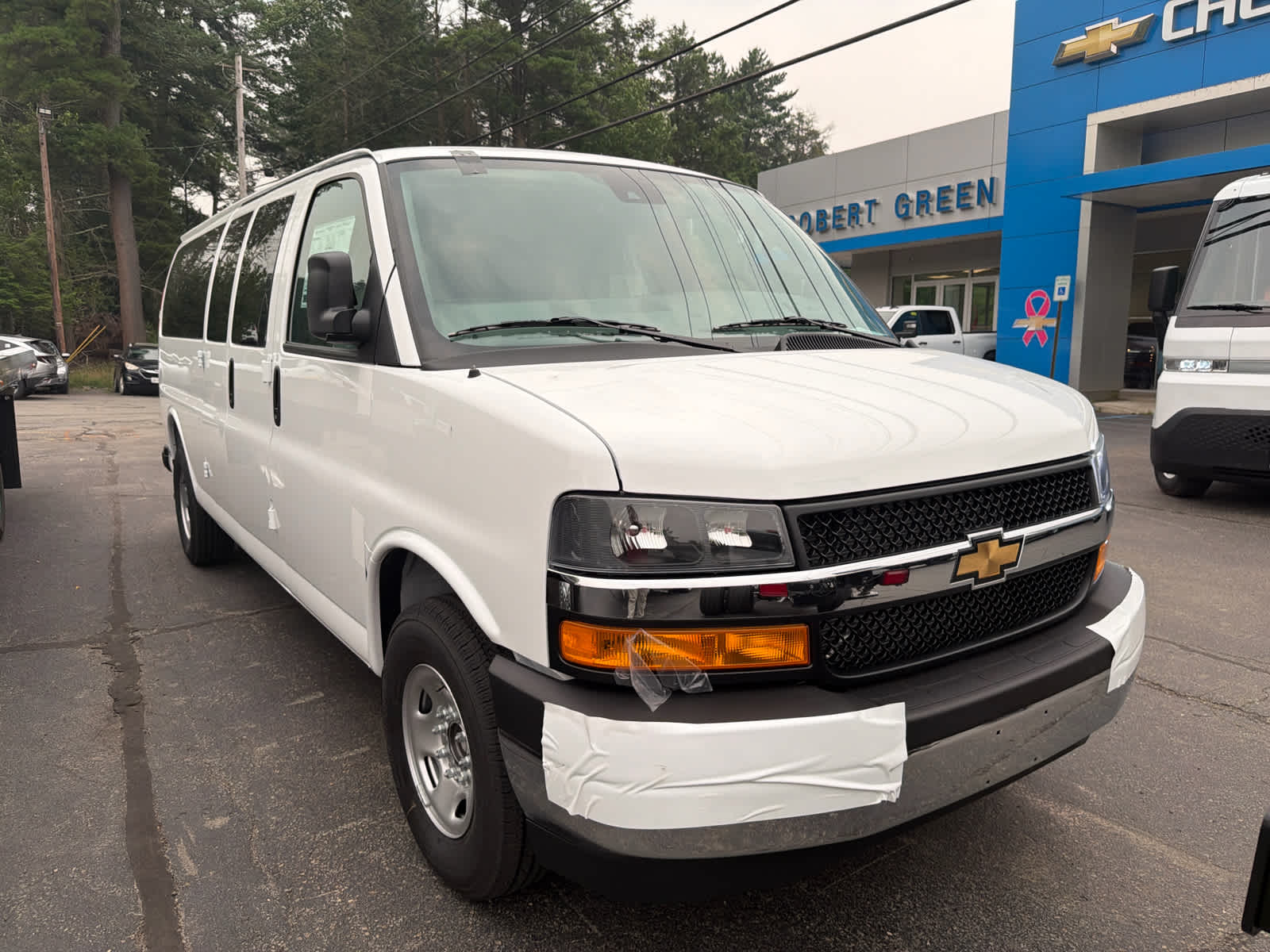 2026 Chevrolet Express Passenger LT