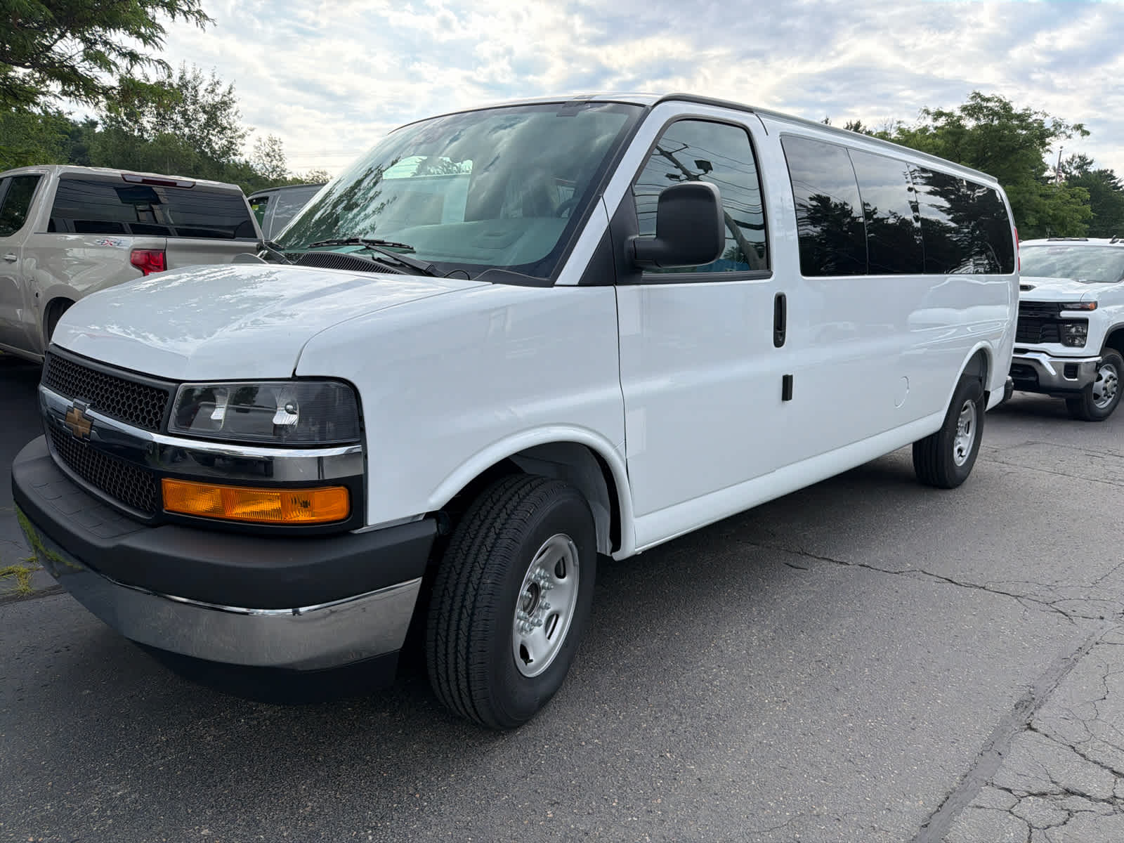 2026 Chevrolet Express Passenger LT