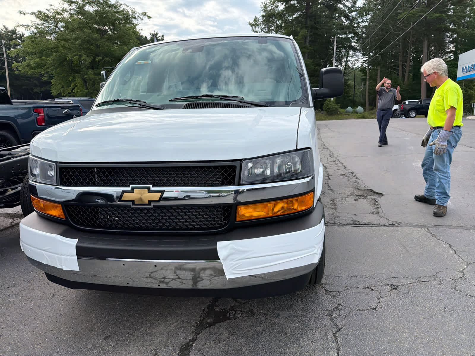 2026 Chevrolet Express Passenger LT