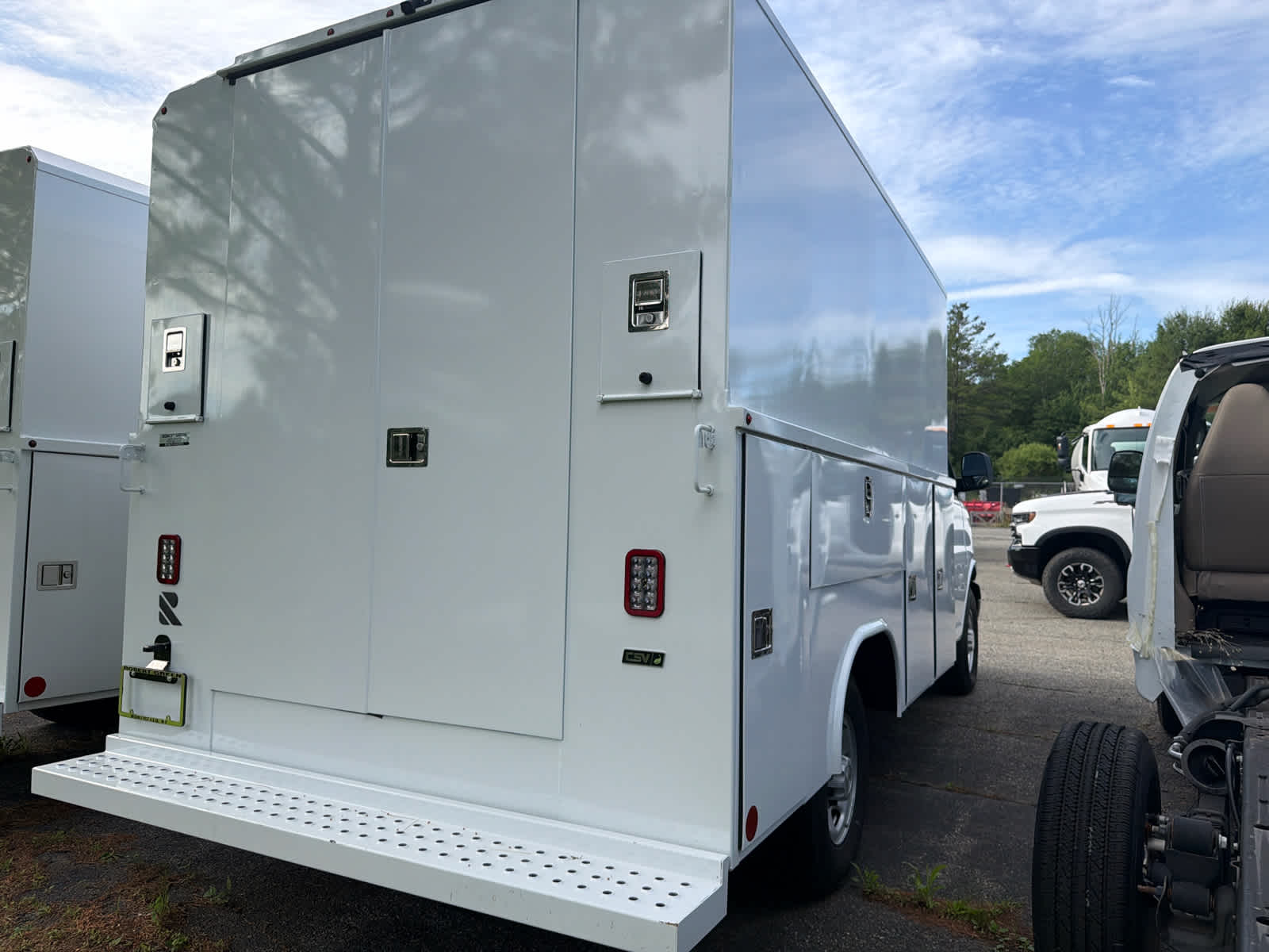 2023 Chevrolet Express Cutaway 3500 1WT
