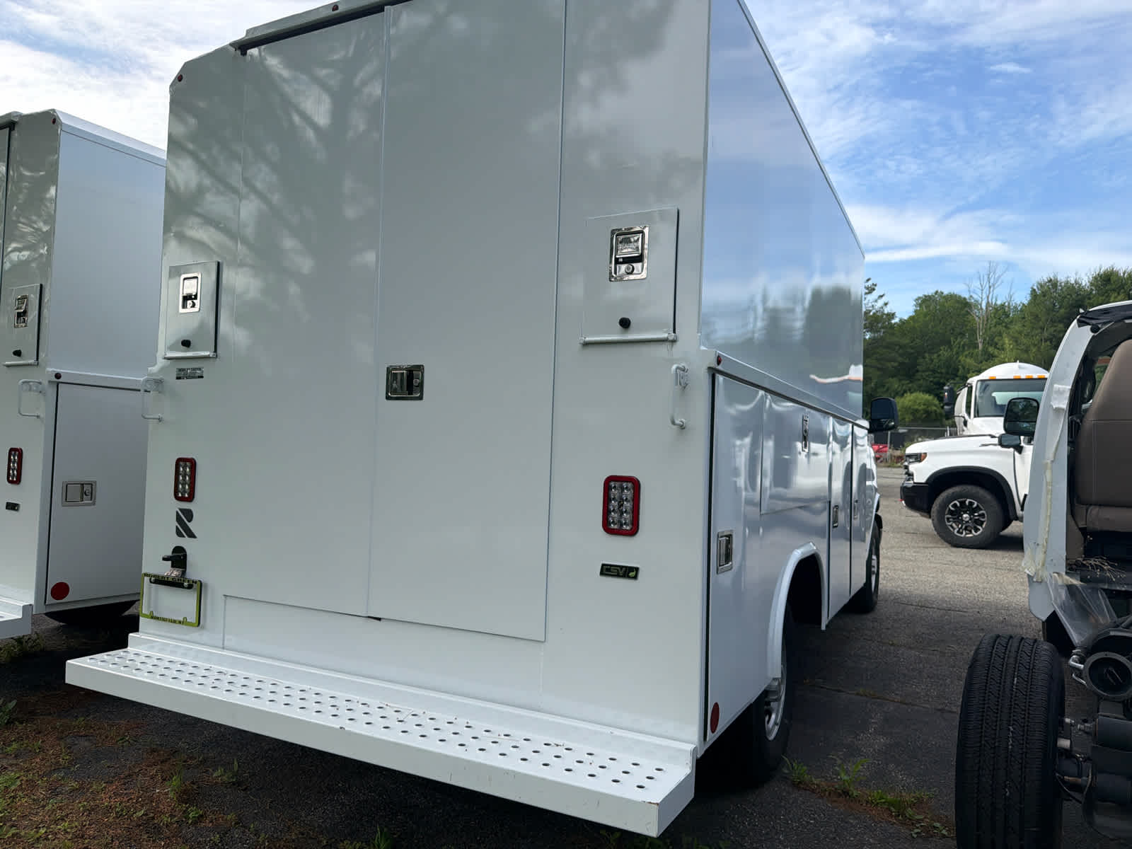2023 Chevrolet Express Cutaway 3500 1WT