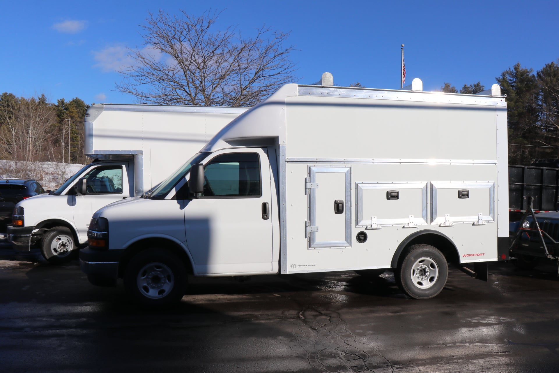 2025 Chevrolet Express Cutaway 3500 1WT