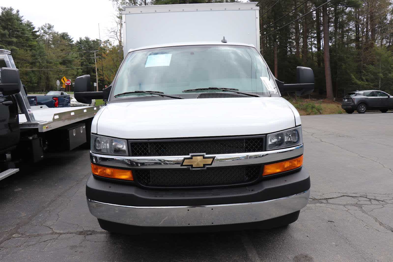 2025 Chevrolet Express Cutaway 3500 1WT