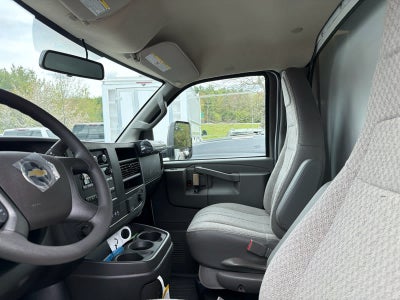 2025 Chevrolet Express Cutaway 3500 1WT