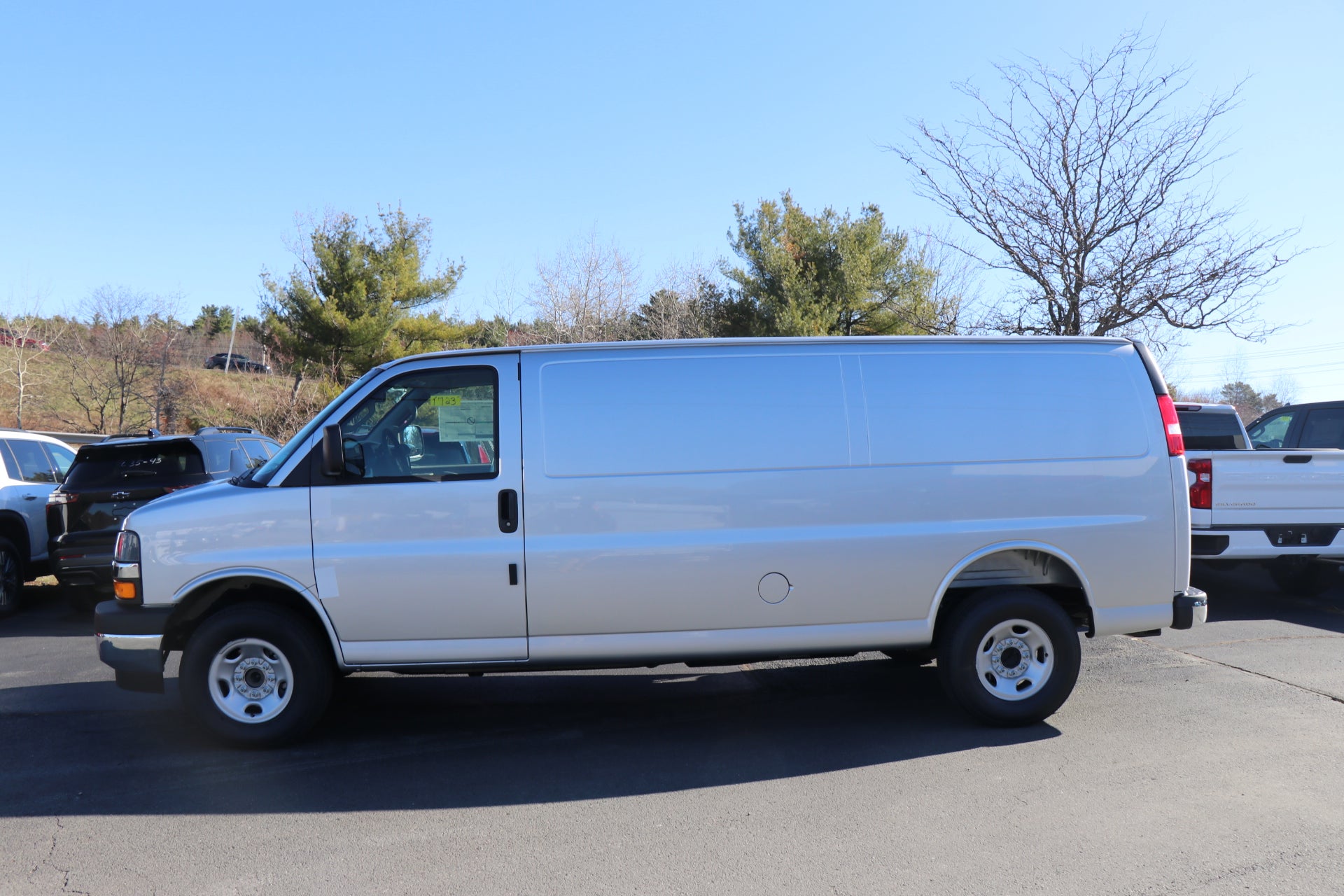 2026 Chevrolet Express Cargo 1WT