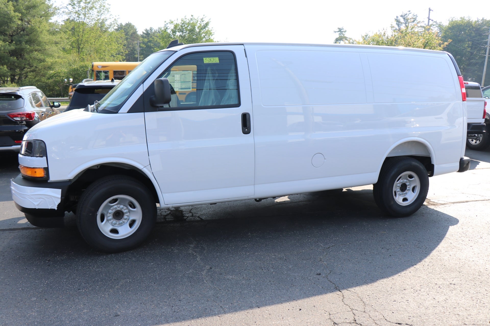 2025 Chevrolet Express Cargo 3500 WT