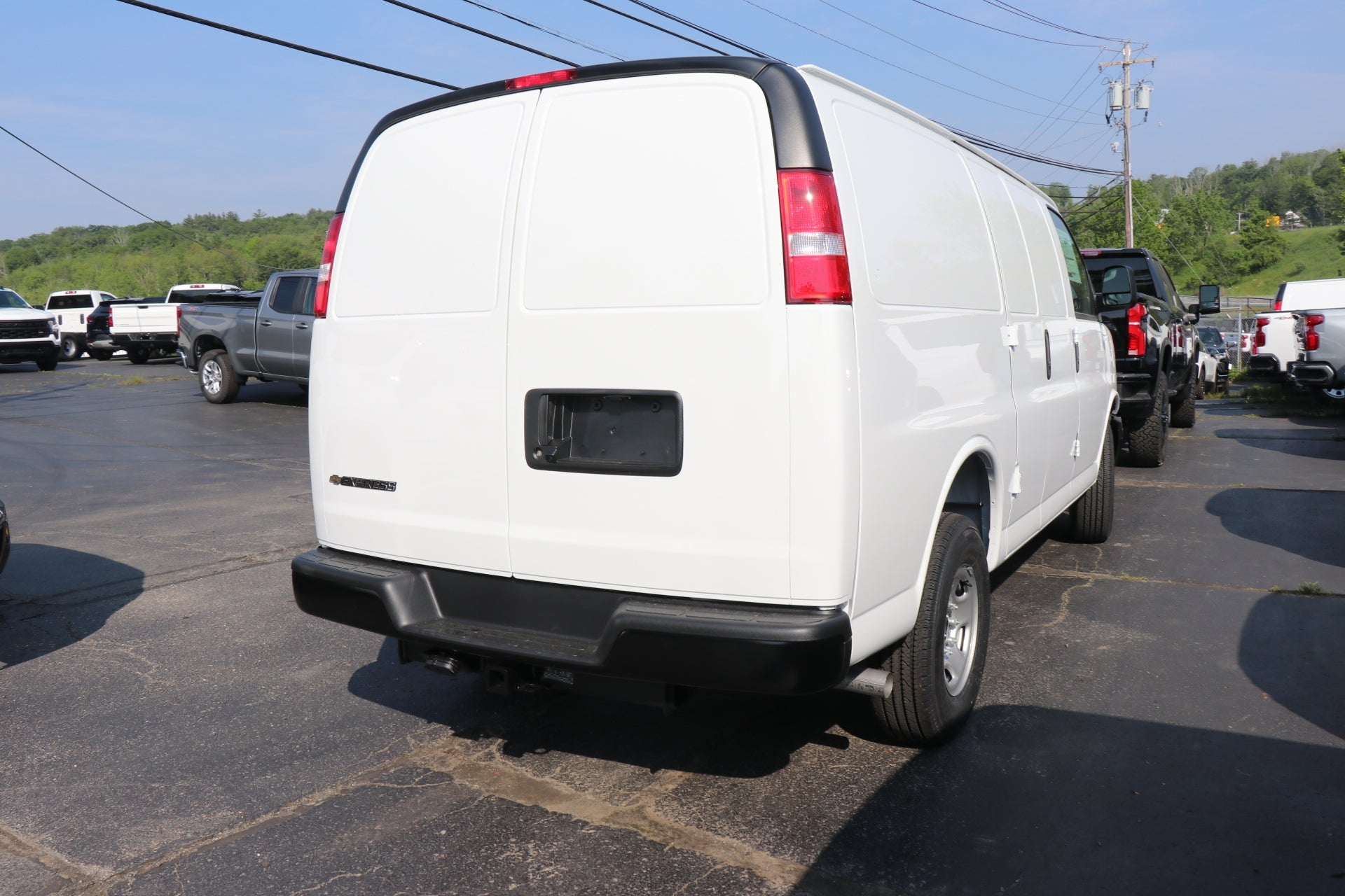 2025 Chevrolet Express Cargo 3500 WT