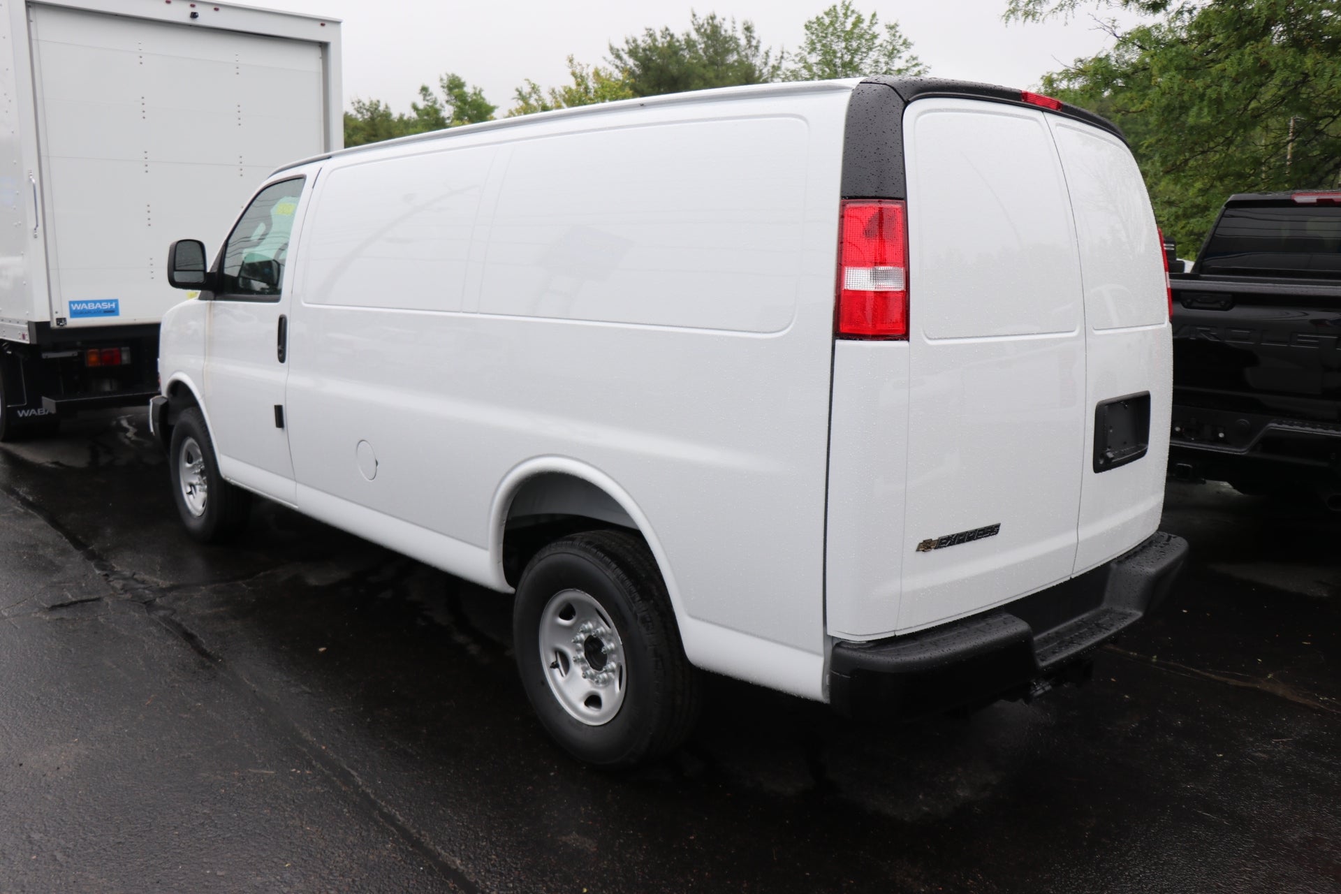 2025 Chevrolet Express Cargo 3500 WT