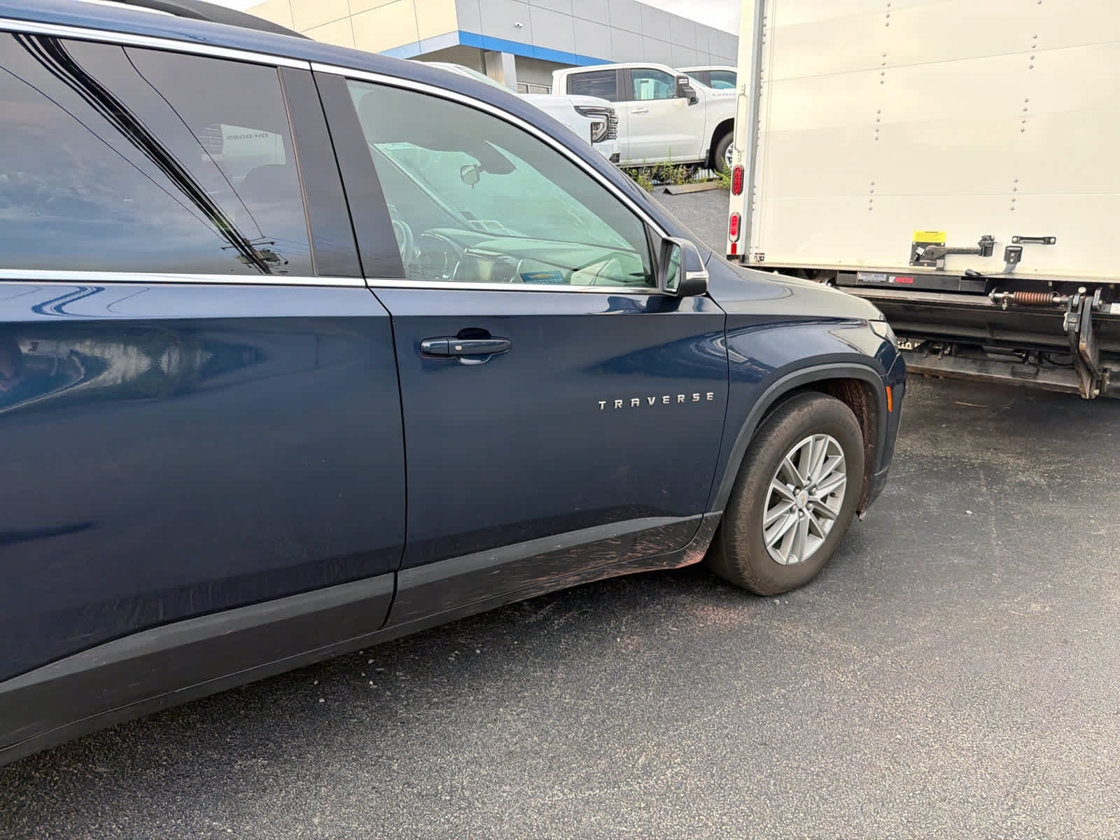 2023 Chevrolet Traverse LT Cloth