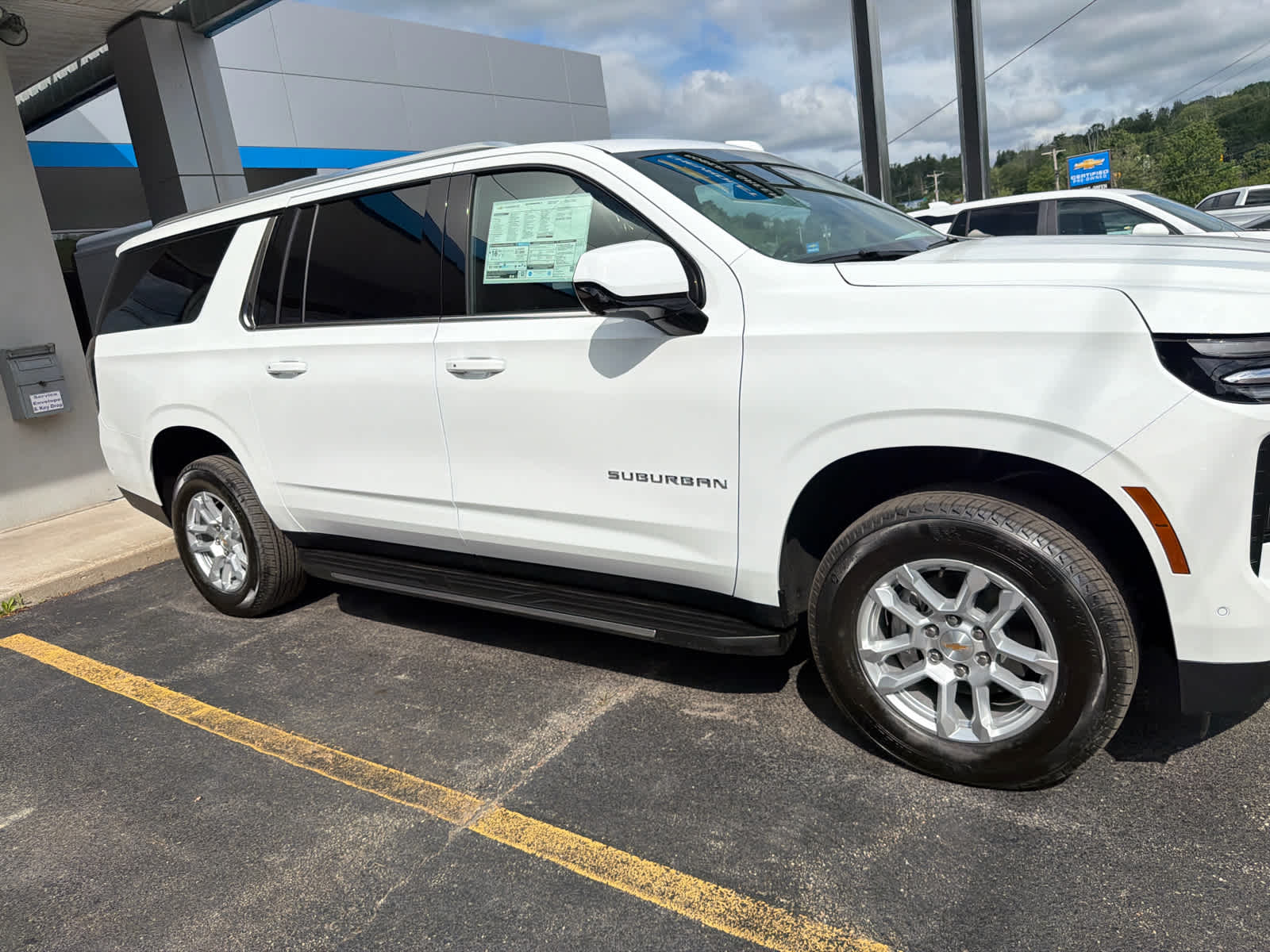 2026 Chevrolet Suburban LT