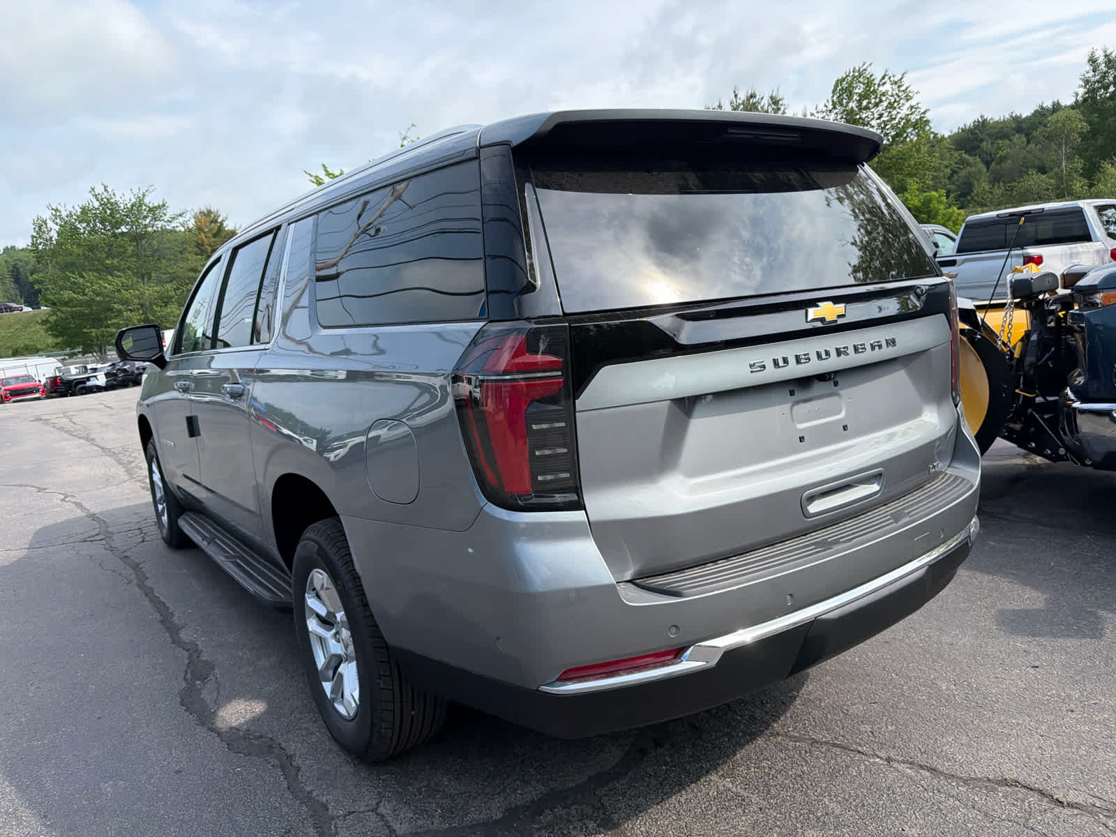 2026 Chevrolet Suburban LT
