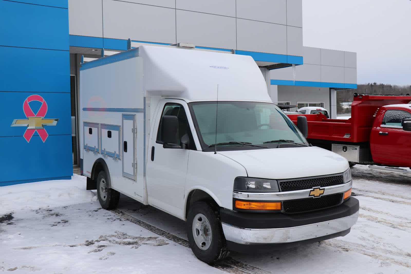 2026 Chevrolet Express Cutaway 3500 1WT