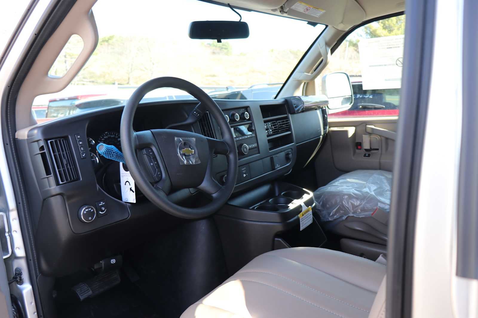 2026 Chevrolet Express Cutaway 3500 1WT