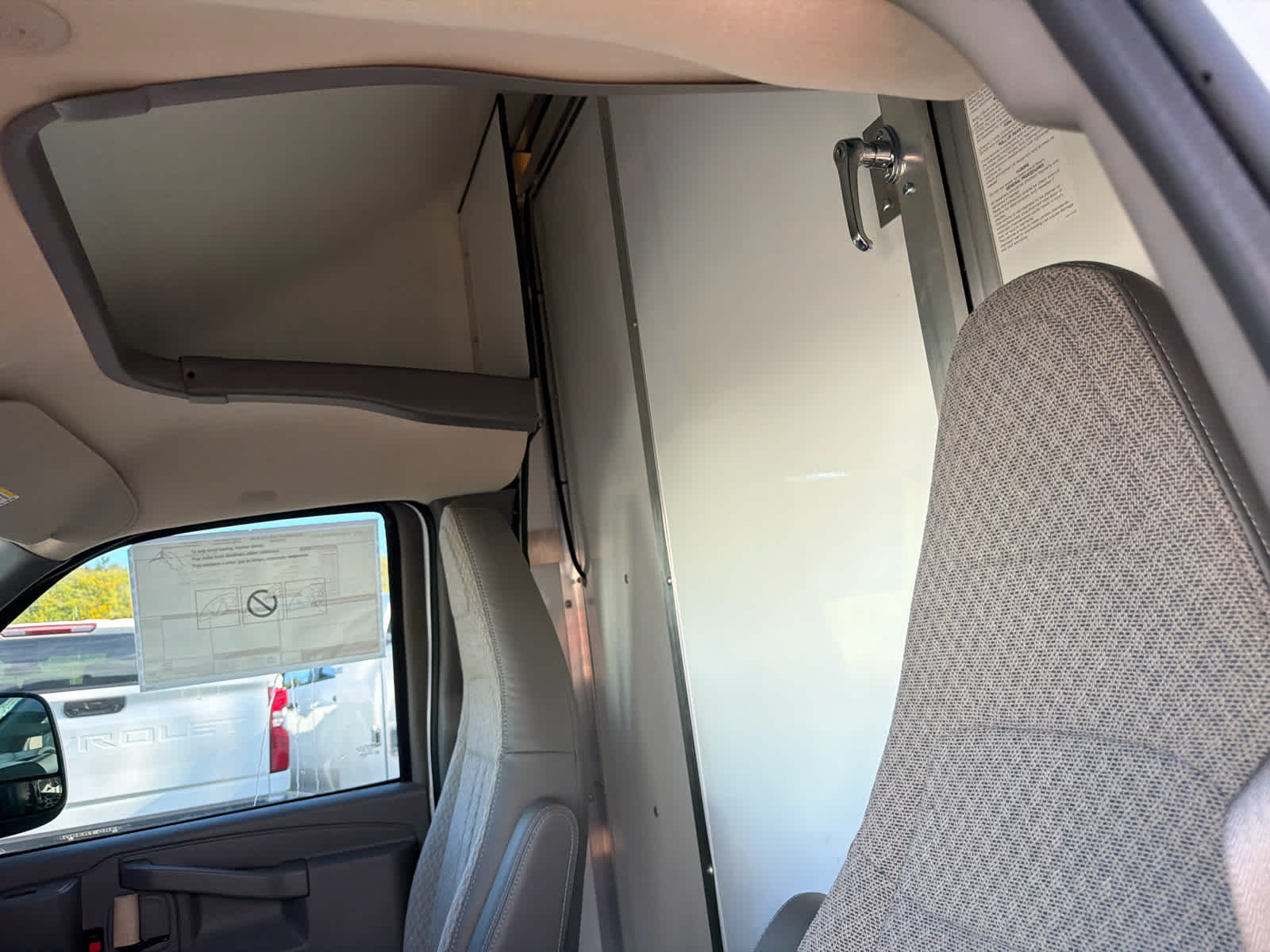 2026 Chevrolet Express Cutaway 3500 1WT