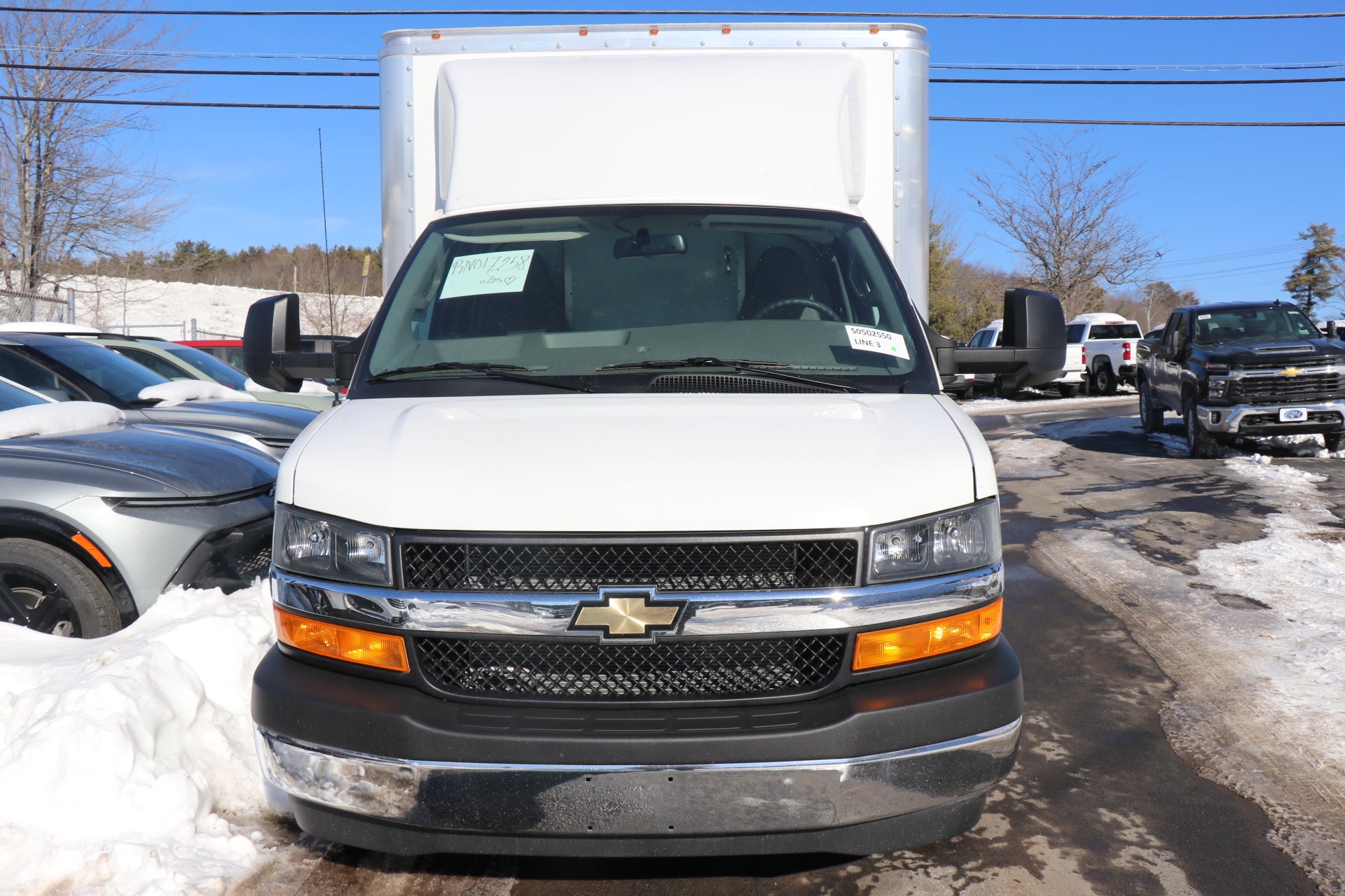 2024 Chevrolet Express Cutaway 3500 1WT