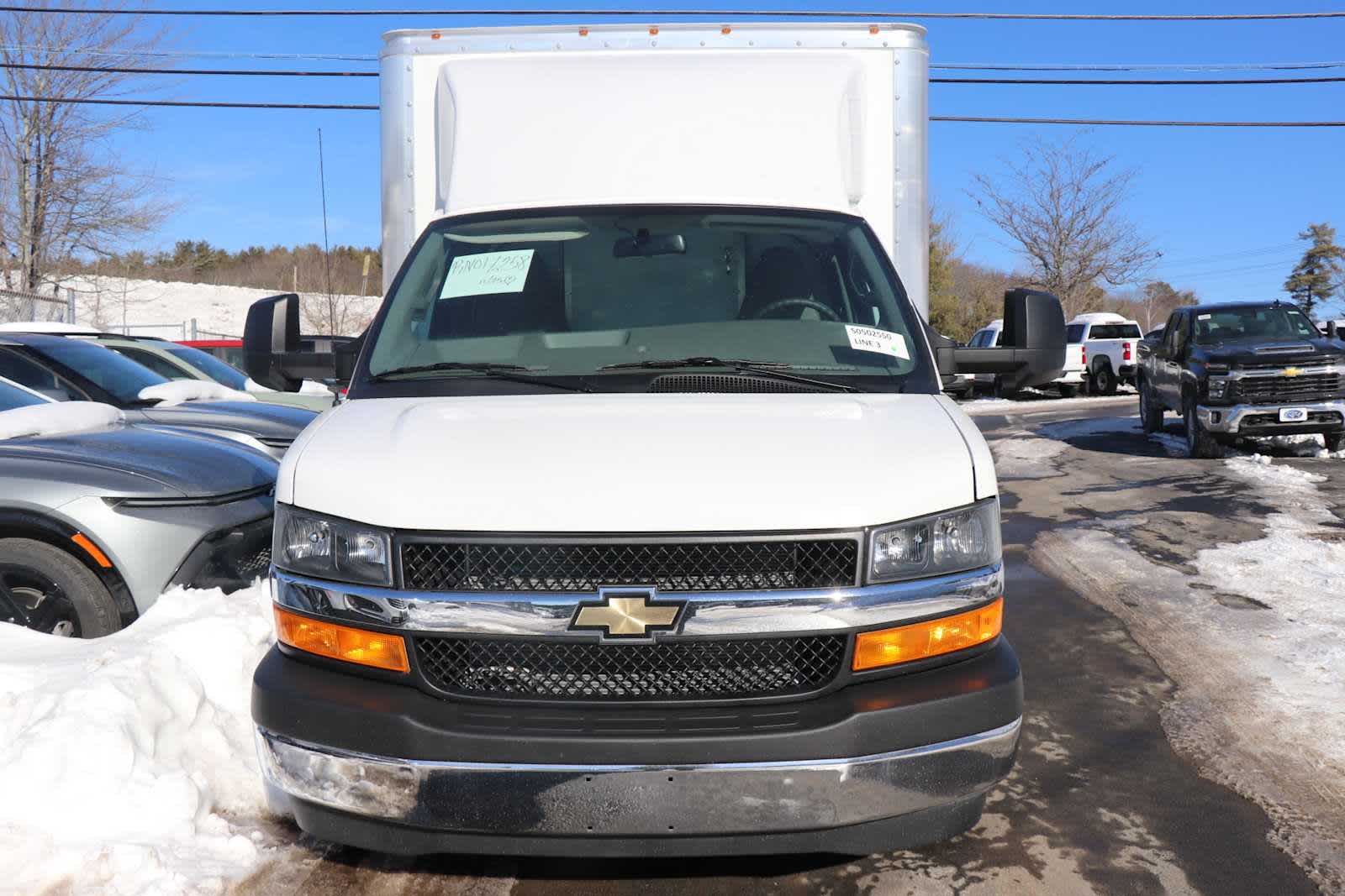 2024 Chevrolet Express Cutaway 3500 1WT