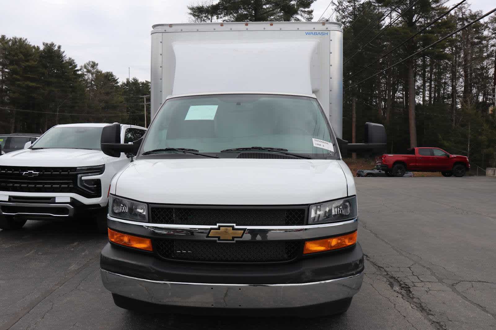 2025 Chevrolet Express Cutaway 3500 1WT