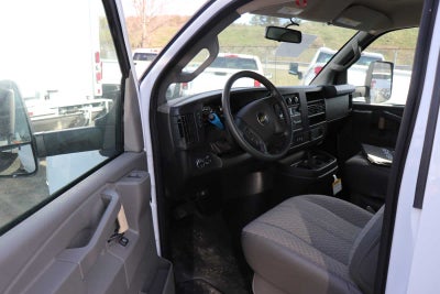 2025 Chevrolet Express Cutaway 3500 1WT