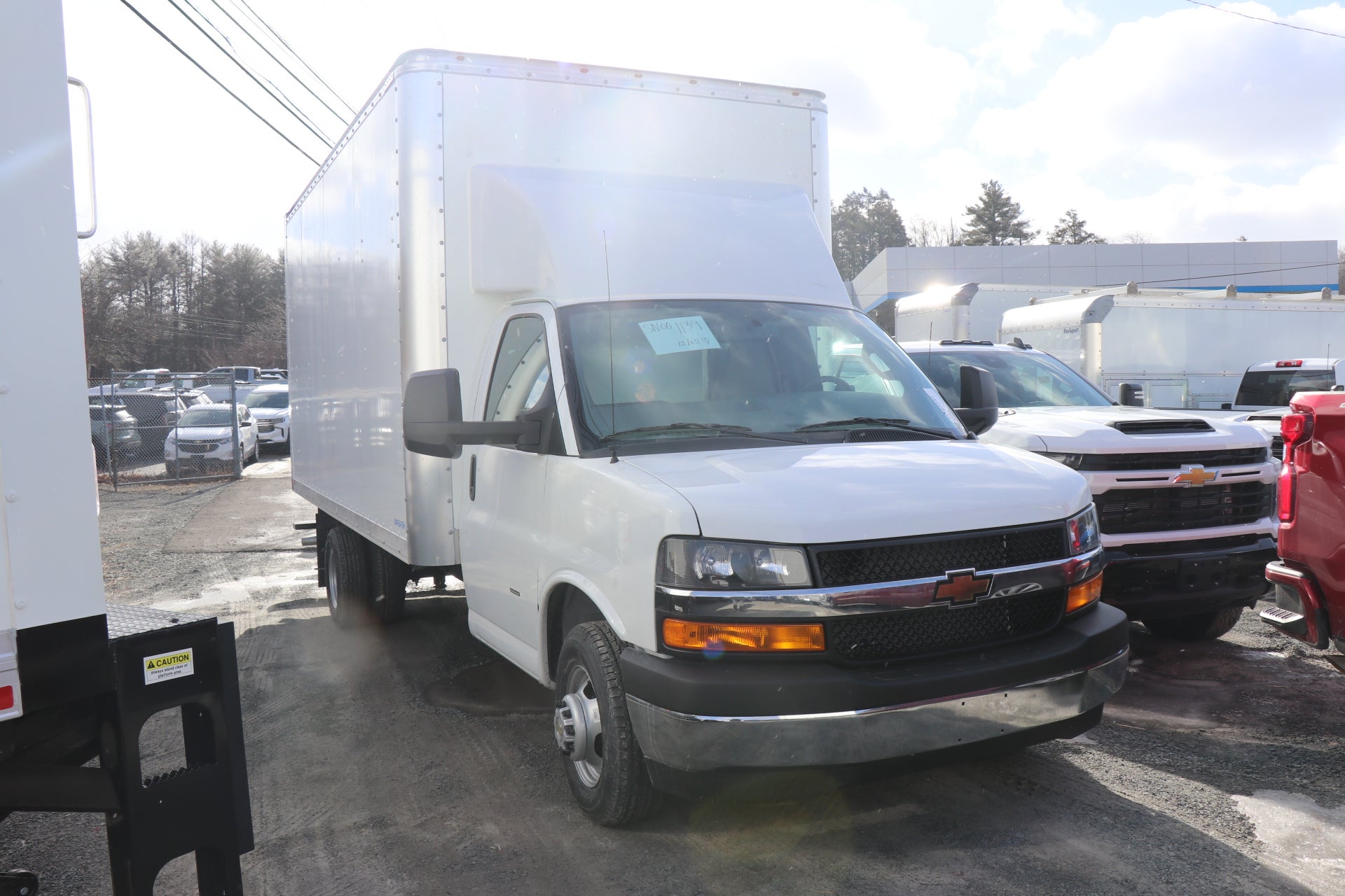 2025 Chevrolet Express Cutaway 3500 1WT