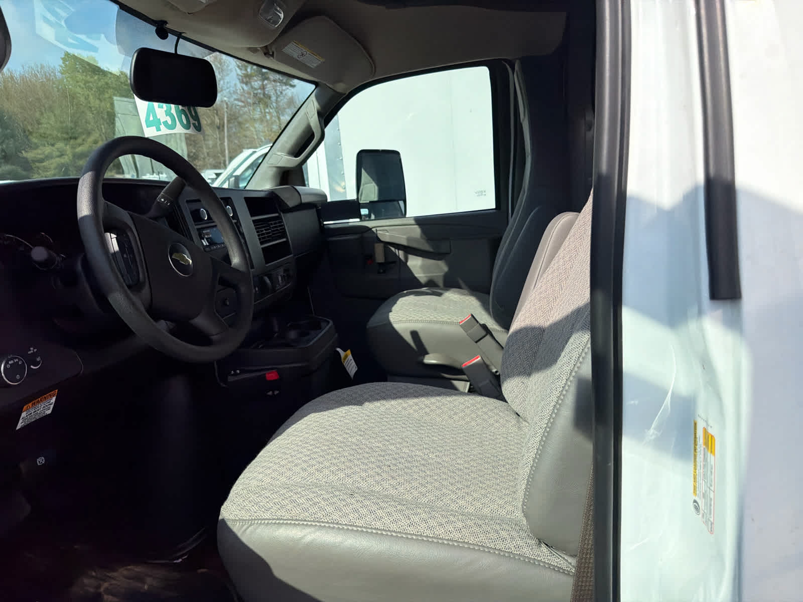2025 Chevrolet Express Cutaway 4500 2WT