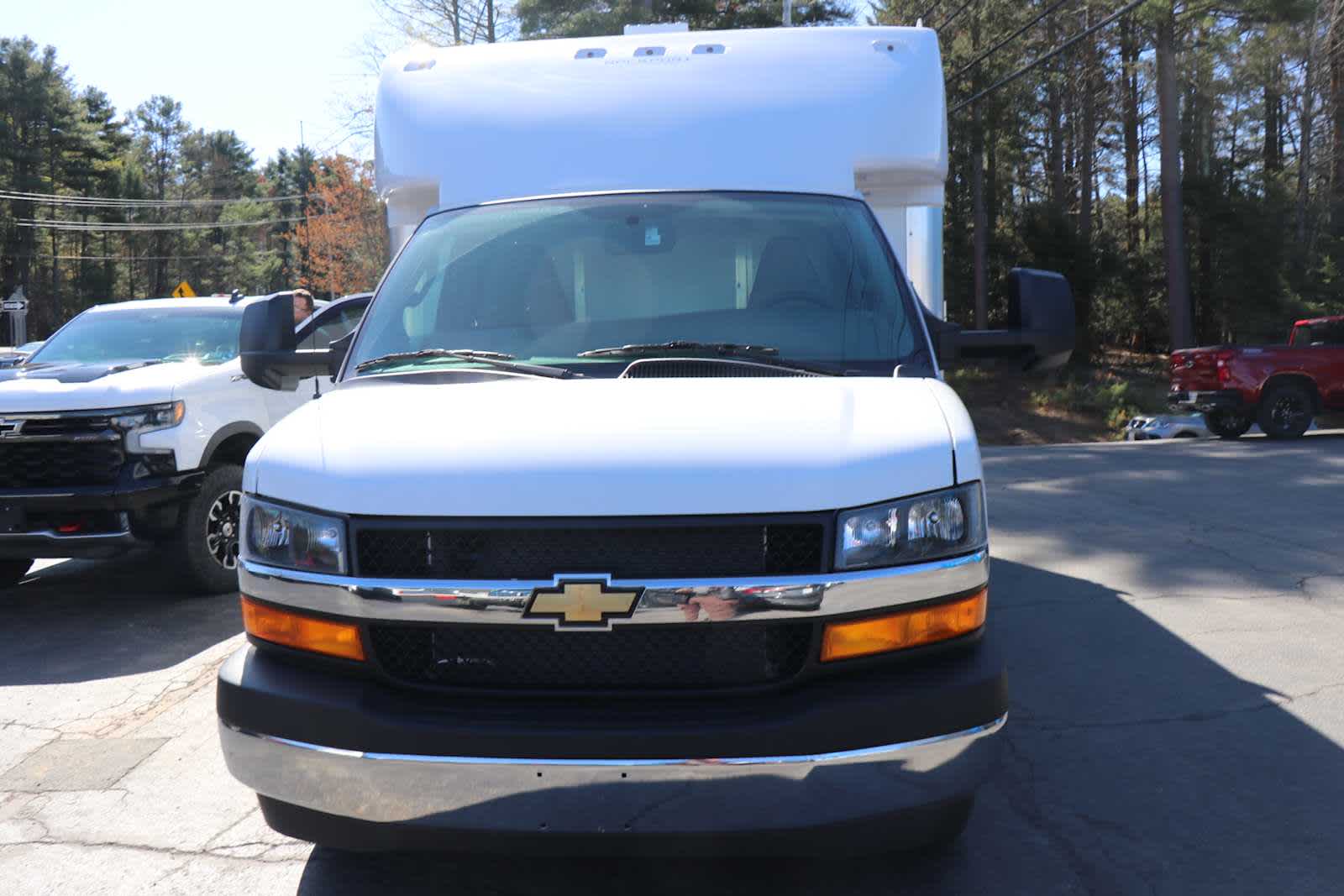 2026 Chevrolet Express Cutaway 4500 2WT