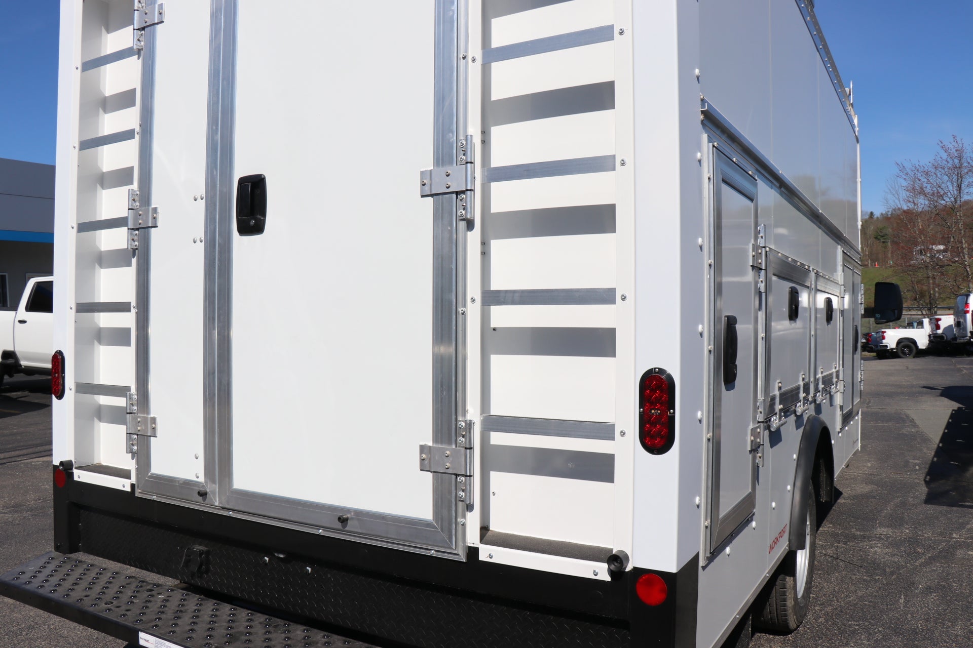 2026 Chevrolet Express Cutaway 4500 2WT