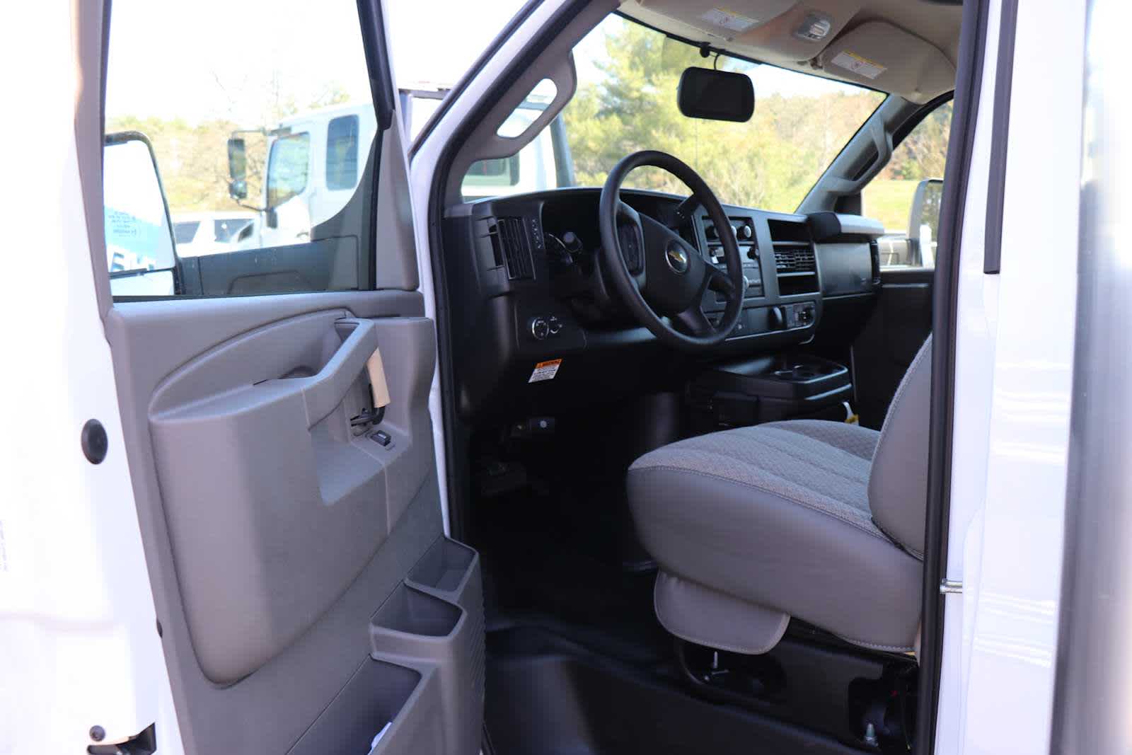 2026 Chevrolet Express Cutaway 4500 2WT