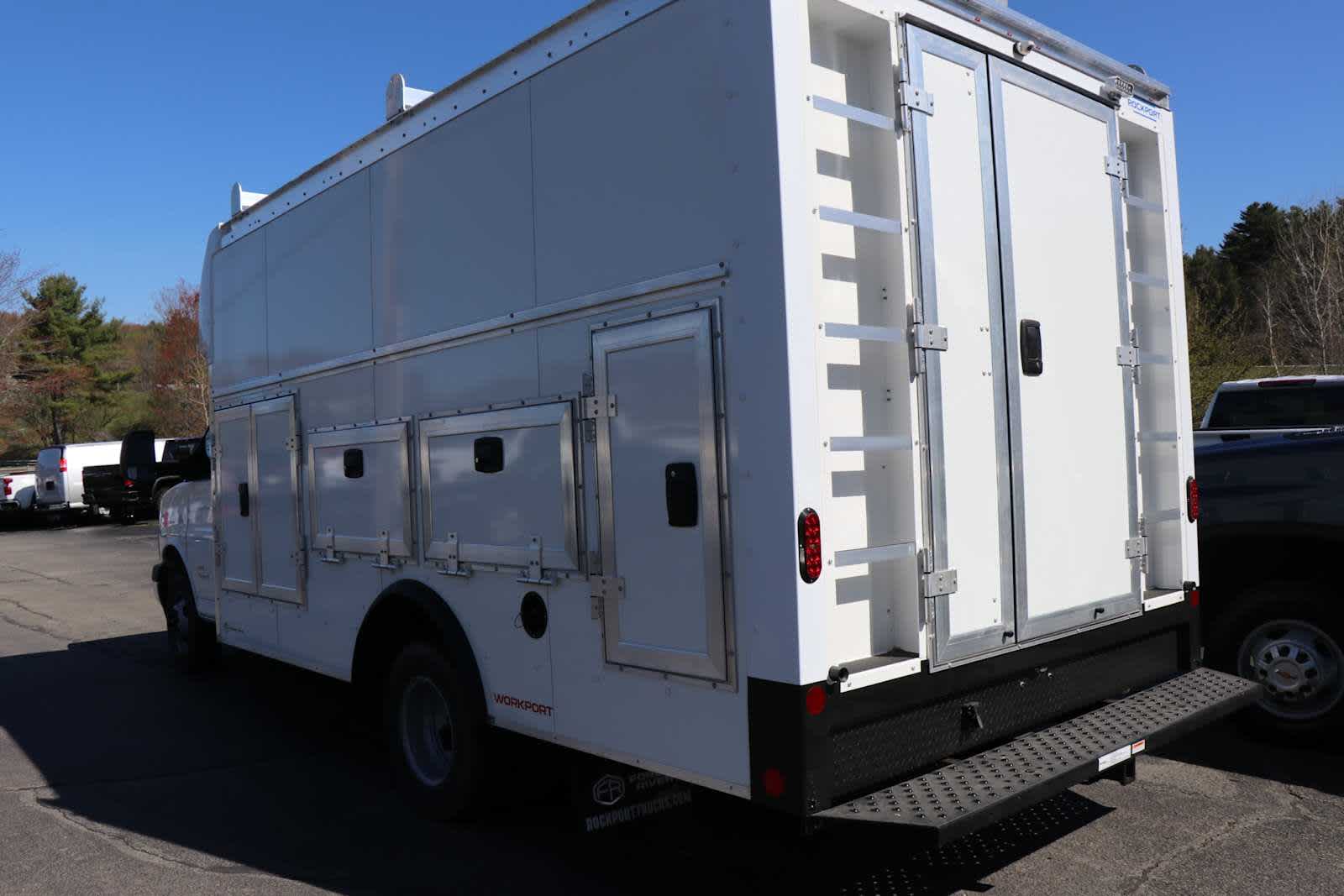 2026 Chevrolet Express Cutaway 4500 2WT