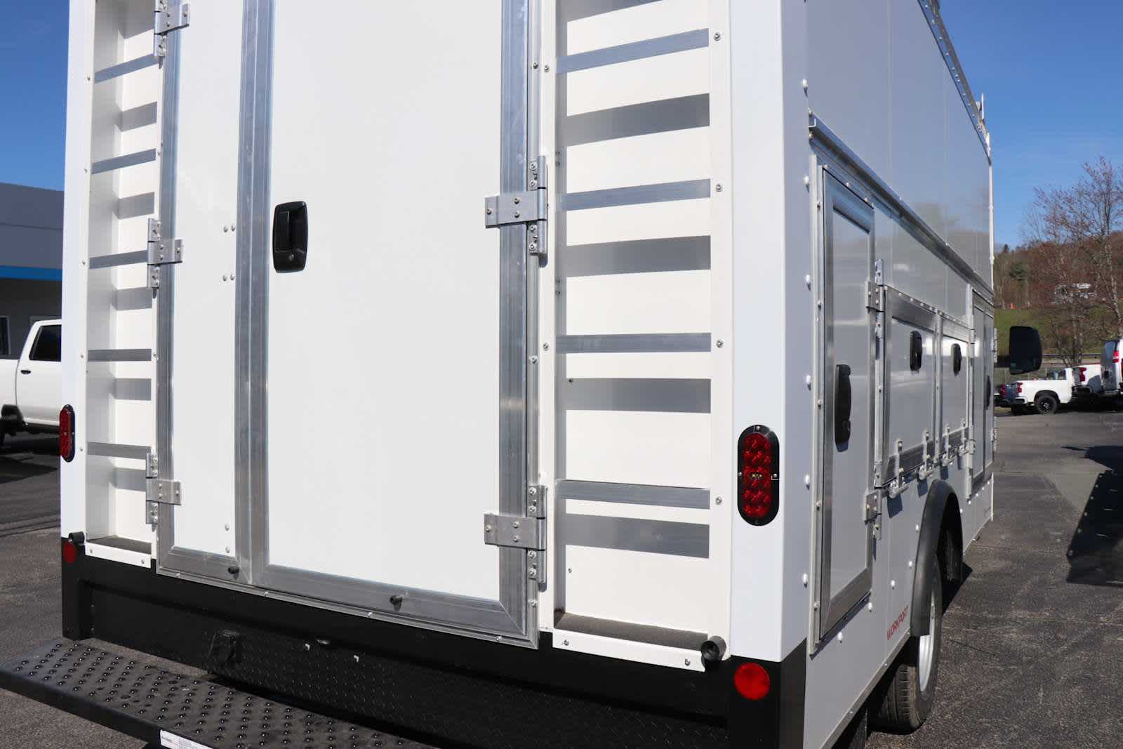 2026 Chevrolet Express Cutaway 4500 2WT