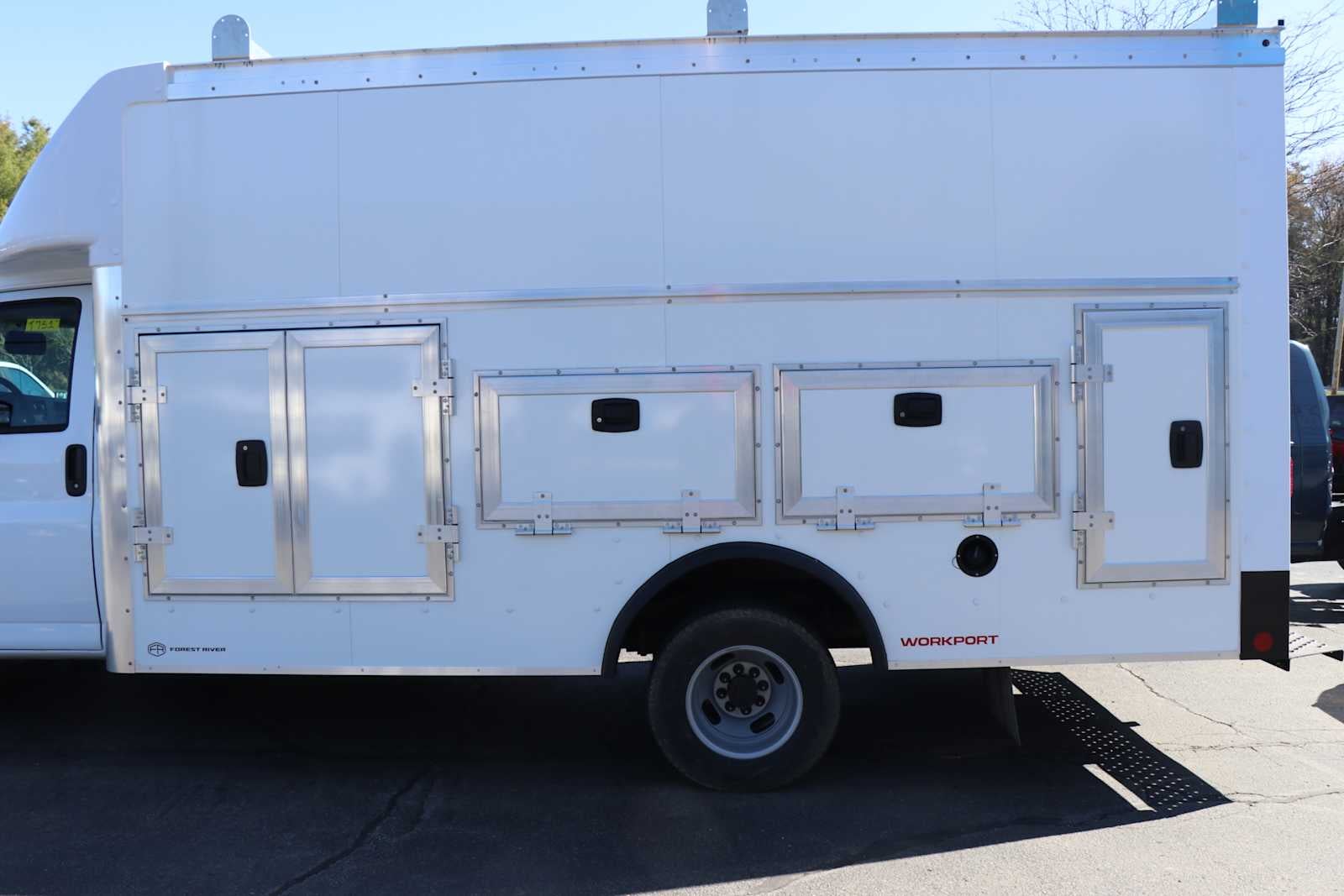 2026 Chevrolet Express Cutaway 4500 2WT