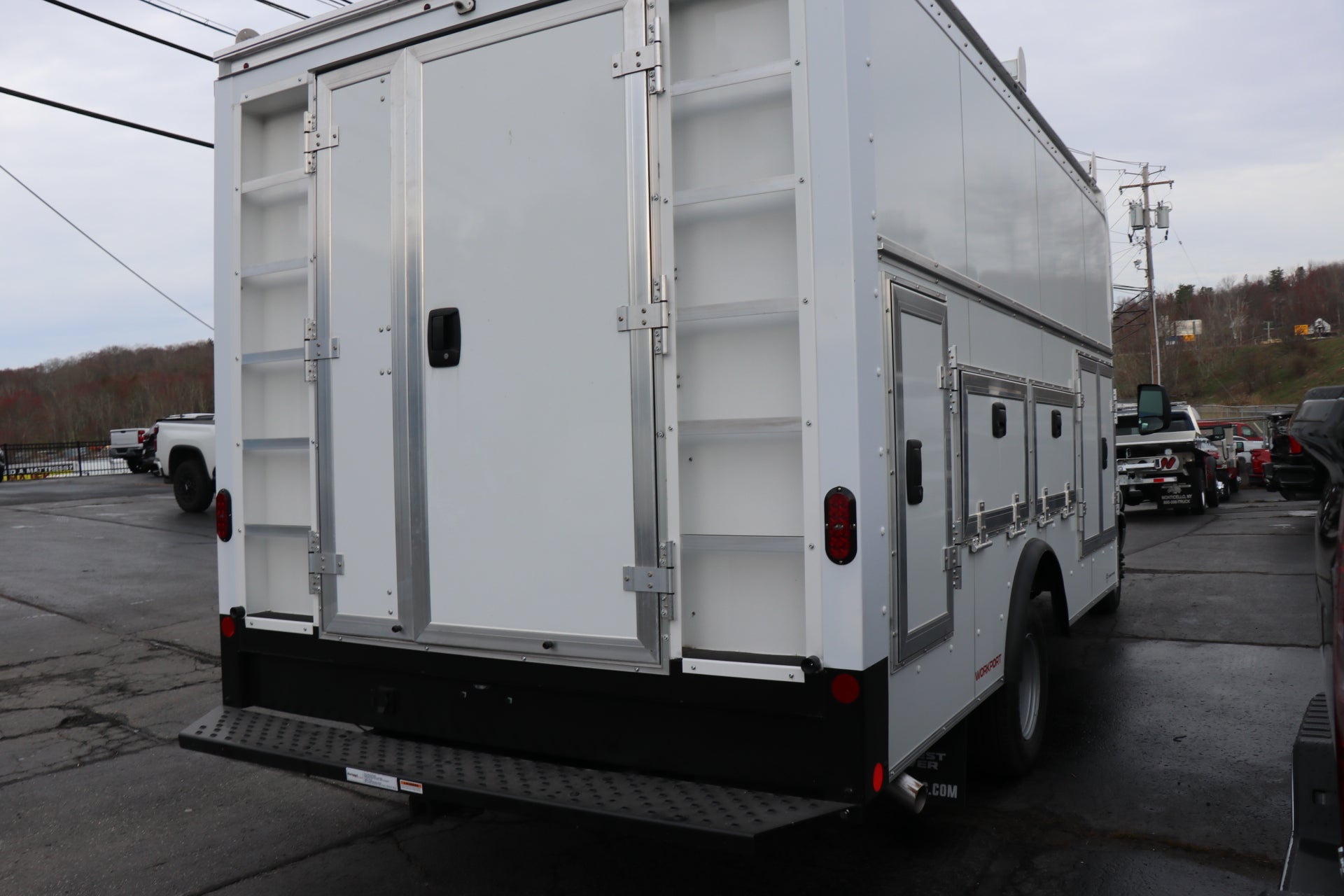 2026 Chevrolet Express Cutaway 4500 2WT