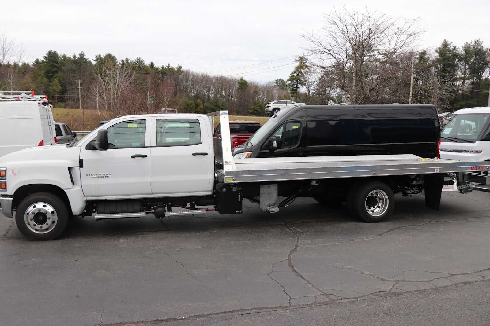 2024 Chevrolet Silverado 6500 HD Work Truck