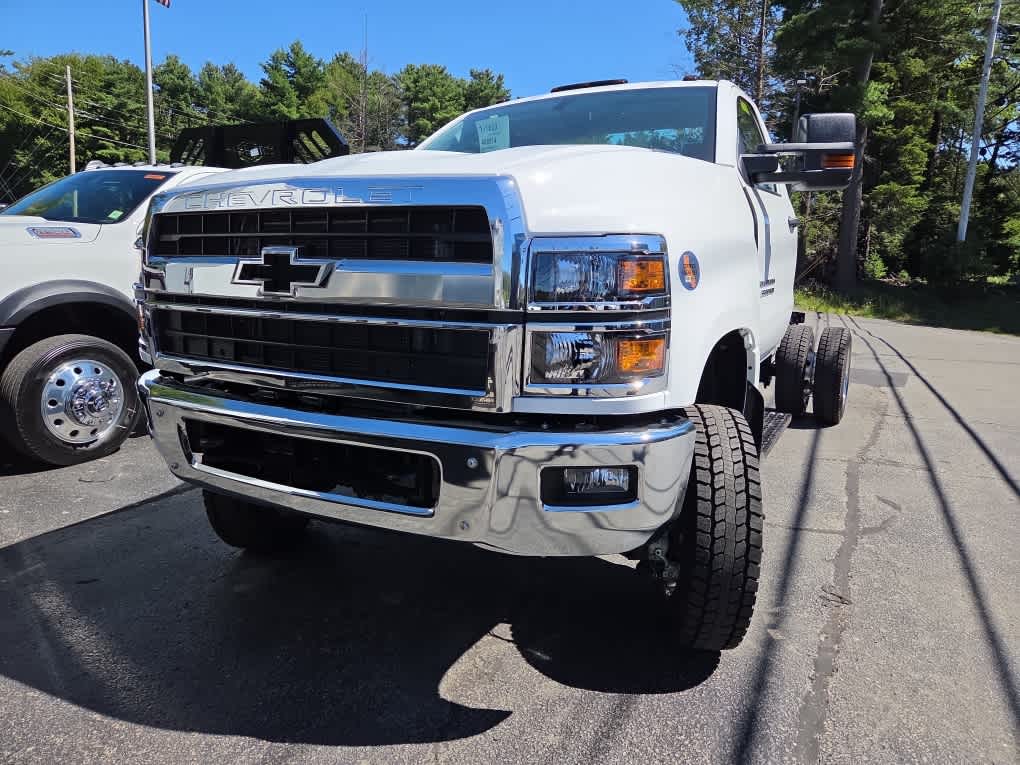 2026 Chevrolet Silverado 6500 HD Work Truck
