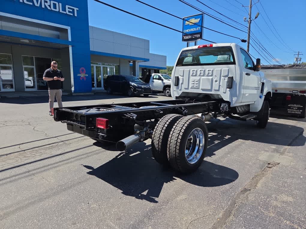 2026 Chevrolet Silverado 6500 HD Work Truck