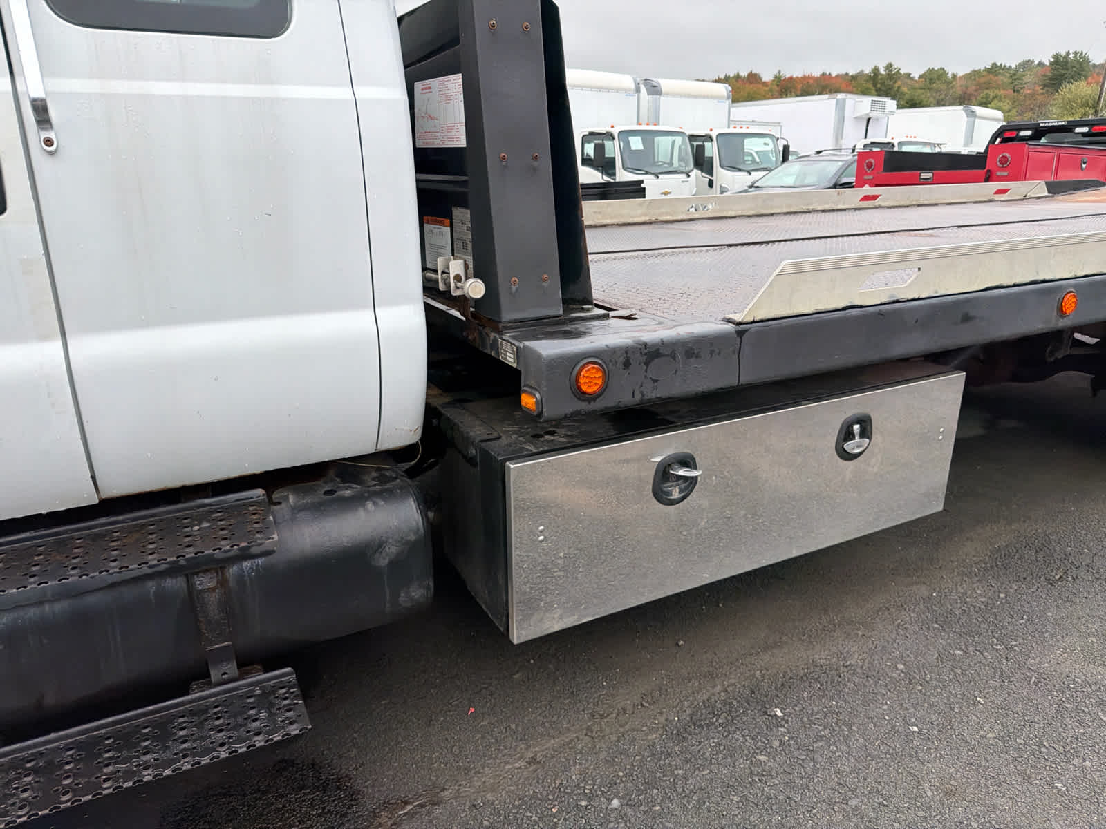 2015 Ford Super Duty F-650 Straight XL