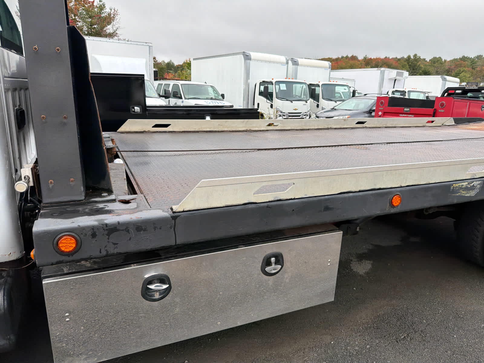 2015 Ford Super Duty F-650 Straight XL