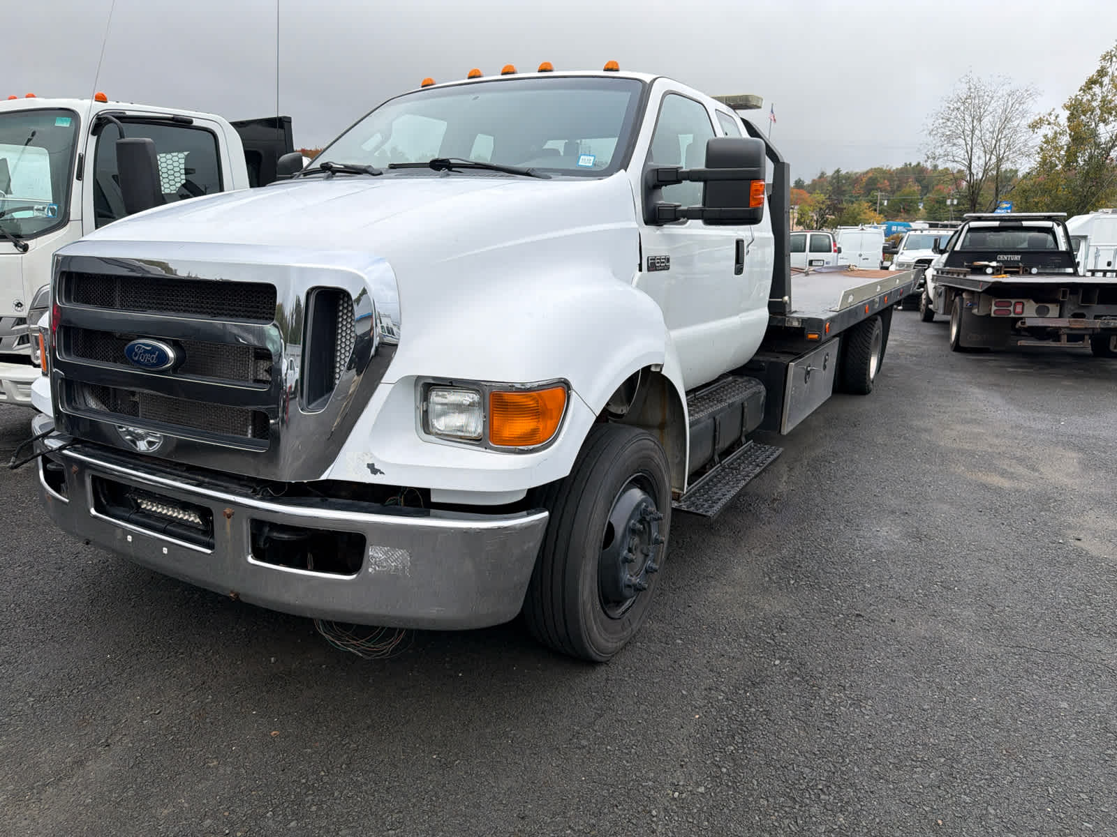 2015 Ford Super Duty F-650 Straight XL