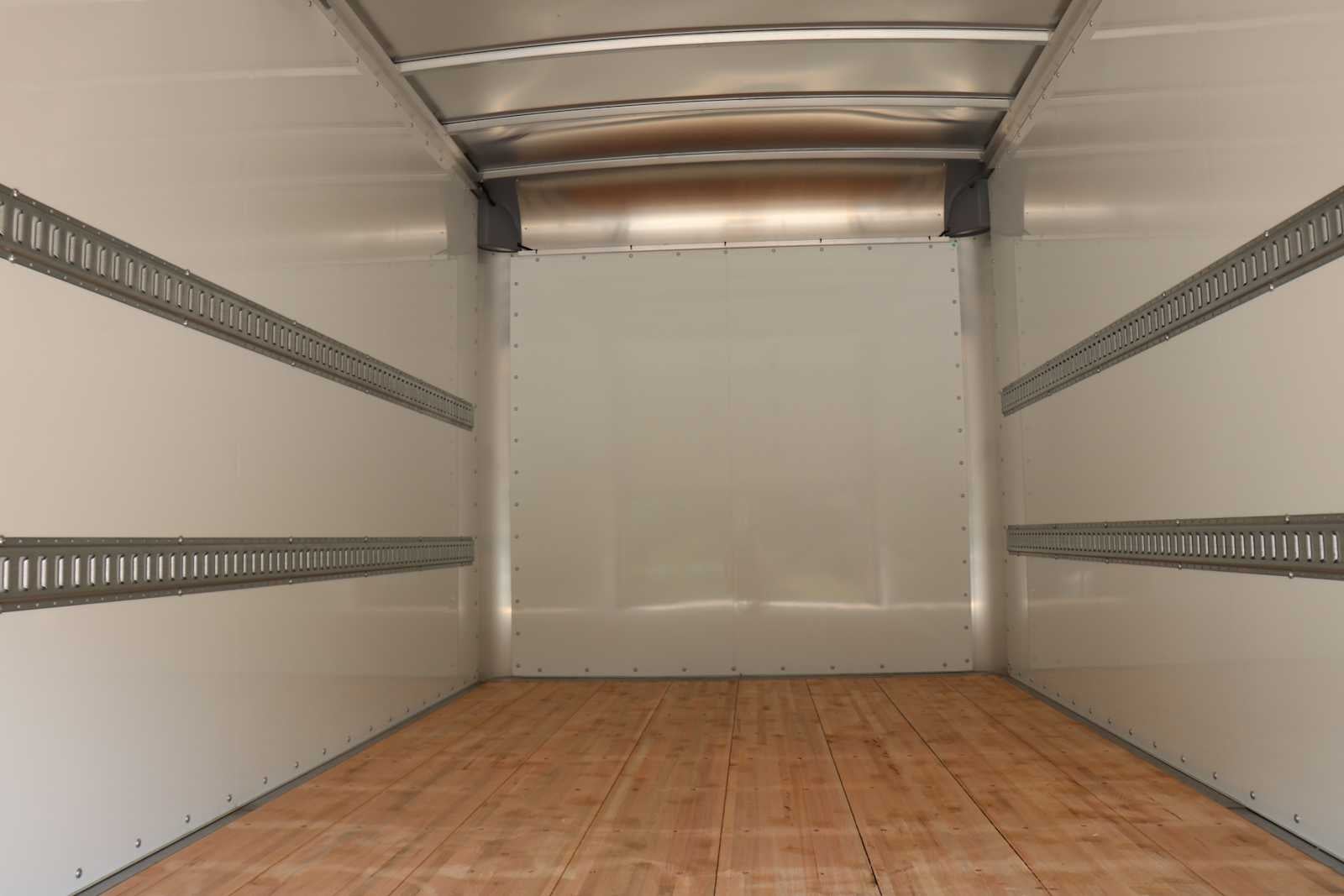 2024 Chevrolet Low Cab Forward 4500 HG NA