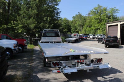 2025 Chevrolet Low Cab Forward 5500 XD NA