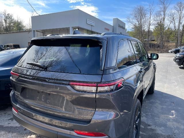 2026 Jeep Grand Cherokee Laredo Altitude 4x4