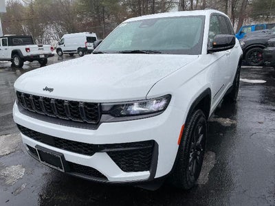 2026 Jeep Grand Cherokee Laredo Altitude 4x4