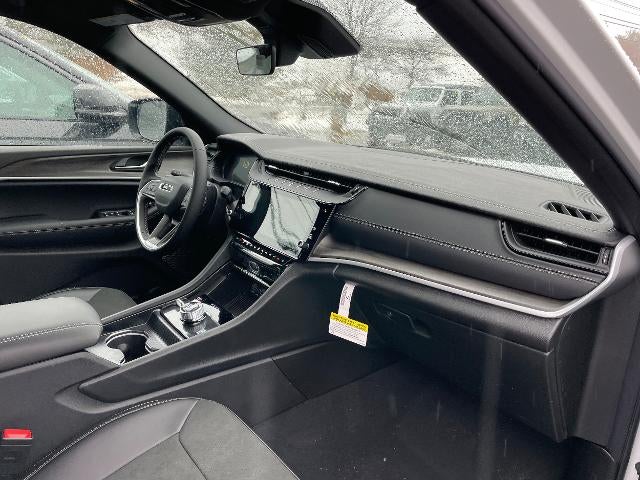 2026 Jeep Grand Cherokee Laredo Altitude 4x4