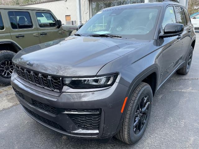 2026 Jeep Grand Cherokee Laredo Altitude 4x4