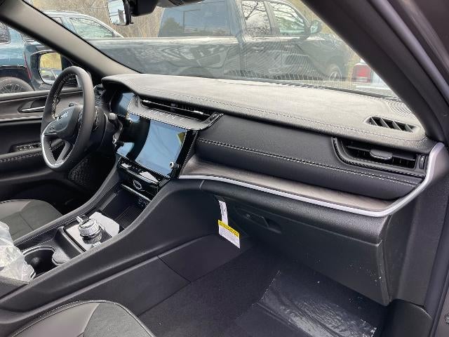 2026 Jeep Grand Cherokee Laredo Altitude 4x4