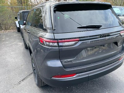 2026 Jeep Grand Cherokee Laredo Altitude 4x4