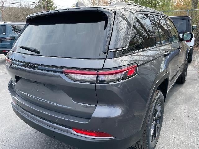 2026 Jeep Grand Cherokee Laredo Altitude 4x4