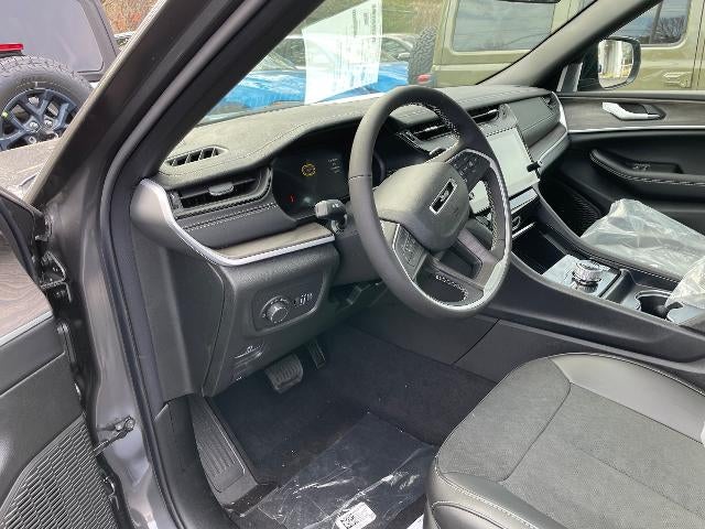 2026 Jeep Grand Cherokee Laredo Altitude 4x4
